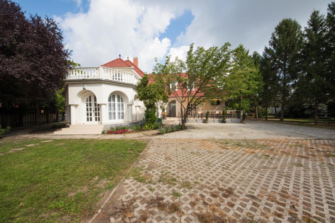 SunGarden Vendégház, Étterem, Bár Bed and Breakfast Sajoszoged Esterno foto